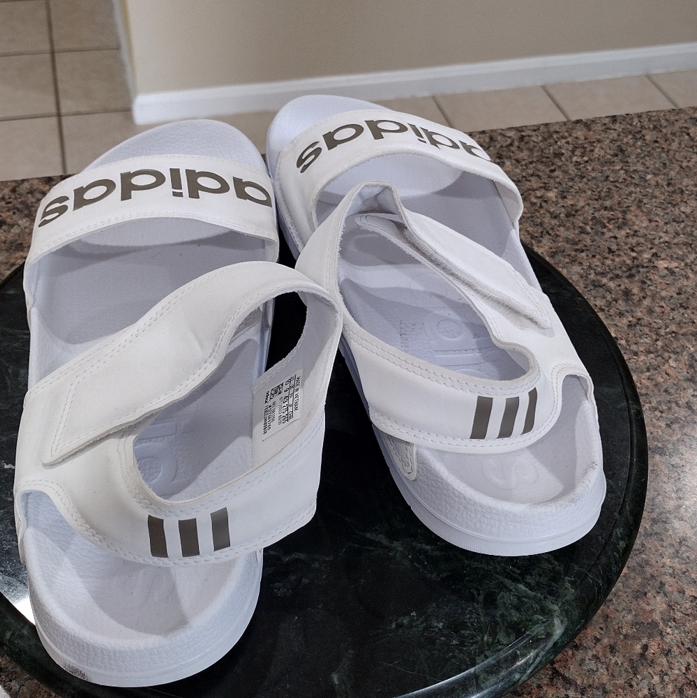 Adidas Adilette Women's Sandal Cloudfoam White Lightweight Size 10 Strap Beach - Picture 3 of 4